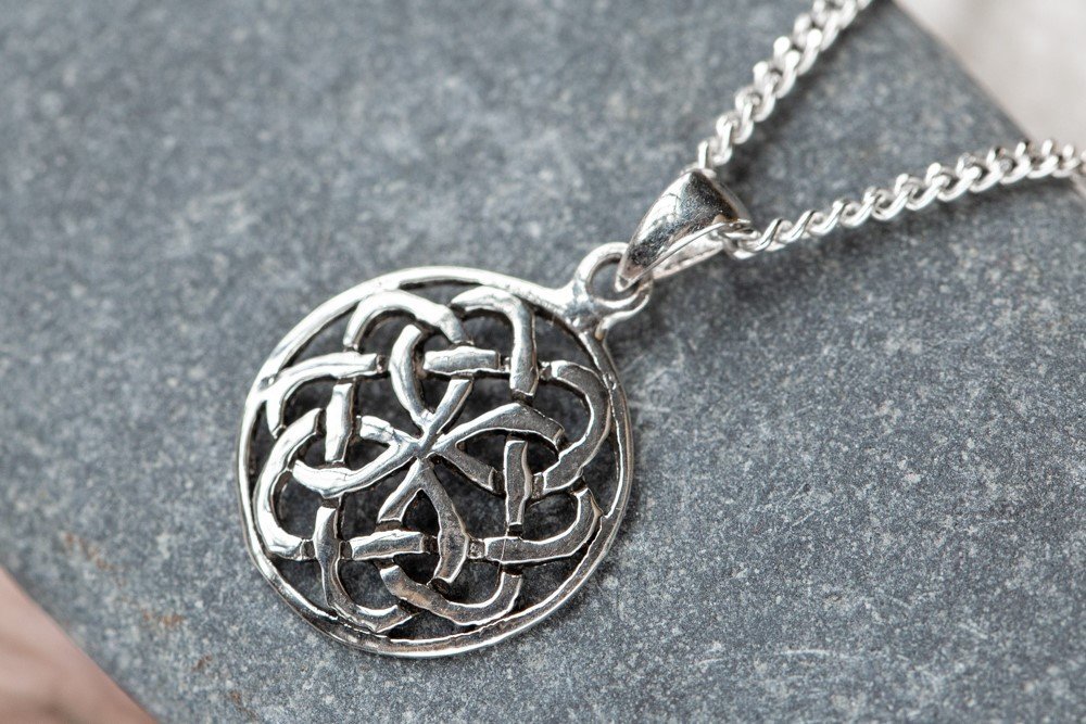 Scholars believe that ancient Celtic knots were used for both secular and religious purposes.