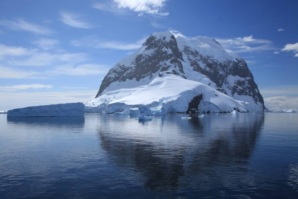 Speculation on the upcoming Danny Boyle film Antarctica.
